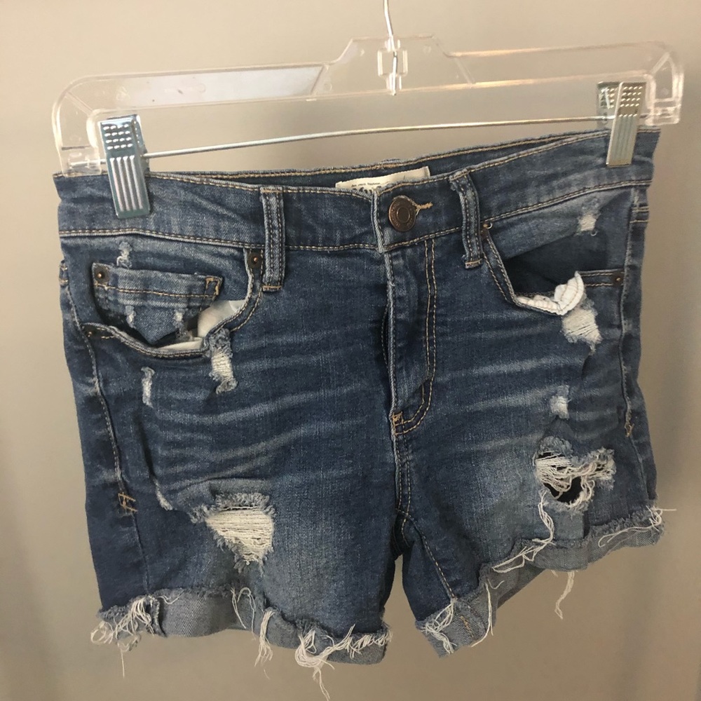 Ripped jean short